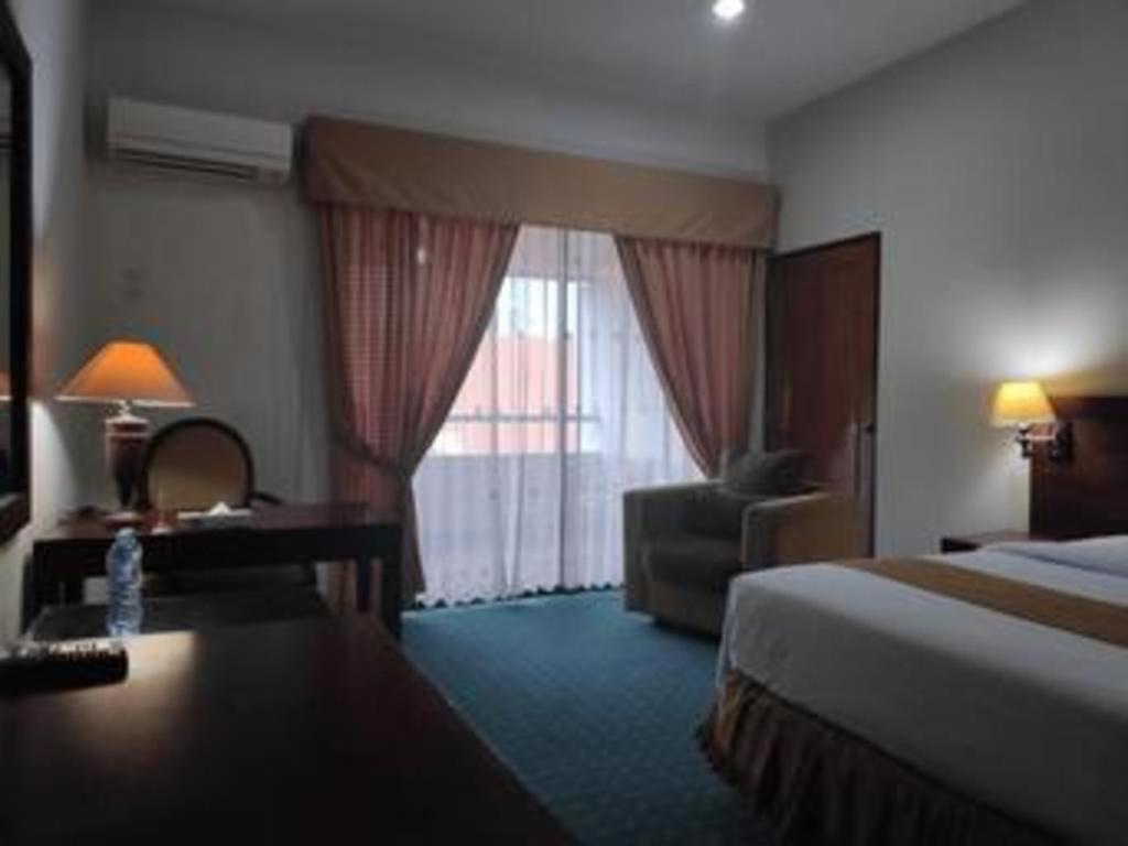 New Grand Park Hotel Surabaya Esterno foto