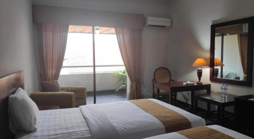 New Grand Park Hotel Surabaya Esterno foto