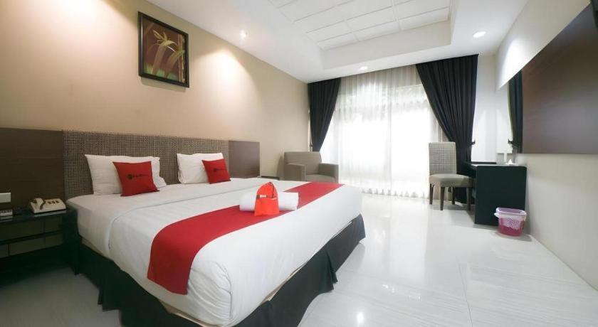 New Grand Park Hotel Surabaya Esterno foto